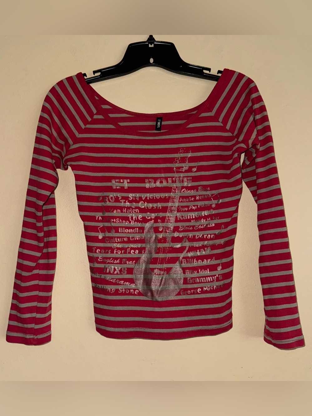 ET BOITE Red Gray Striped 80s Legends Music Rock Bands Artists T Shirt Size S